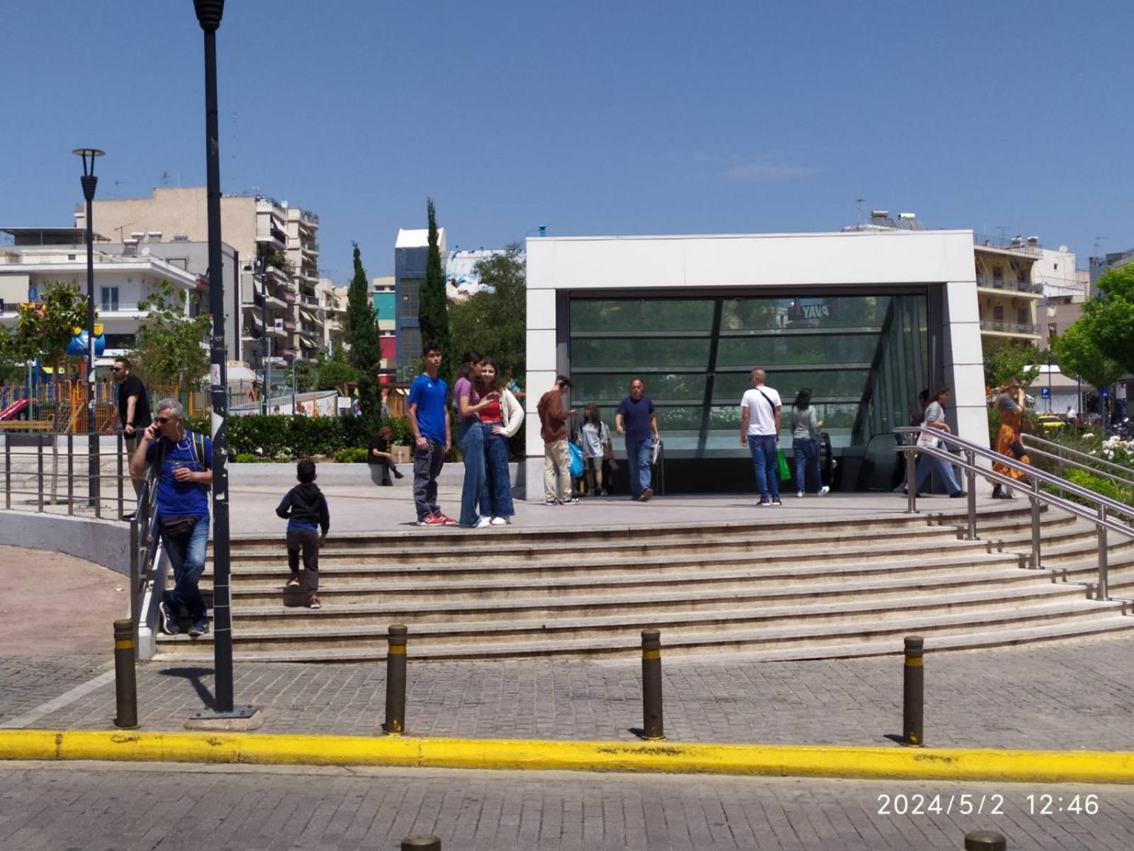 On The Metro Station Of Korydallos Piräus Exterior foto